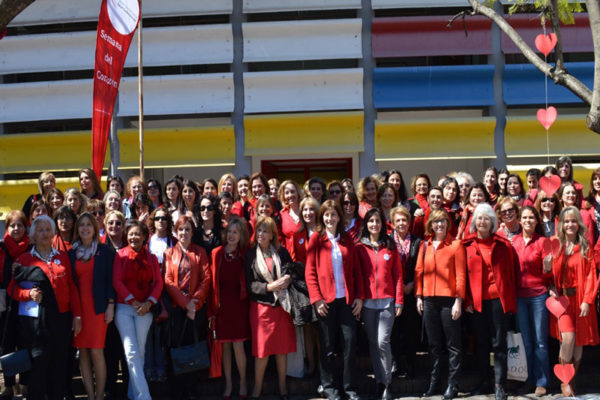 Mujeres de rojo